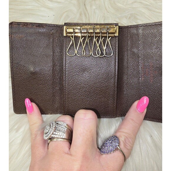 Authenticated Louis Vuitton Damier Ebene 6 Key Case - Picture 11 of 12